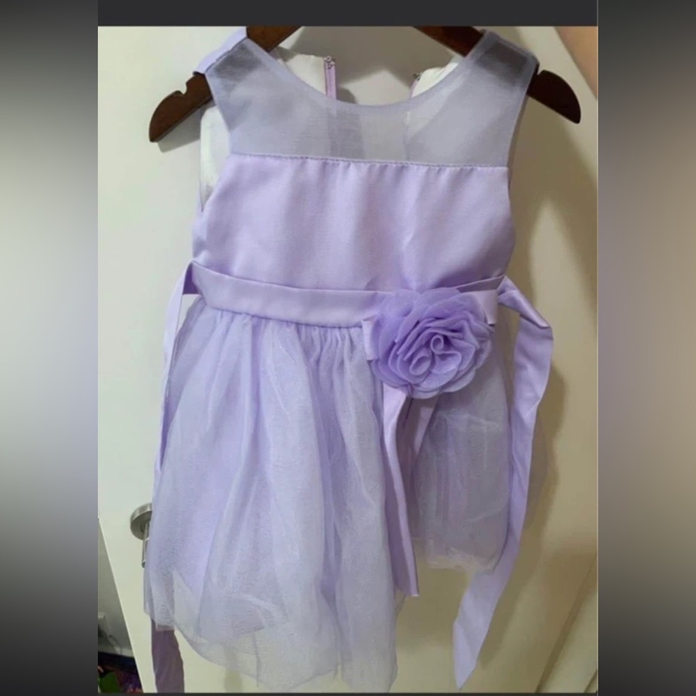 Lavender Sleeveless Dress with Flower Accent